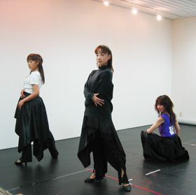 うふふ…稽古中。