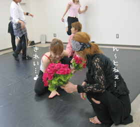 百万本のバラの花を～♪